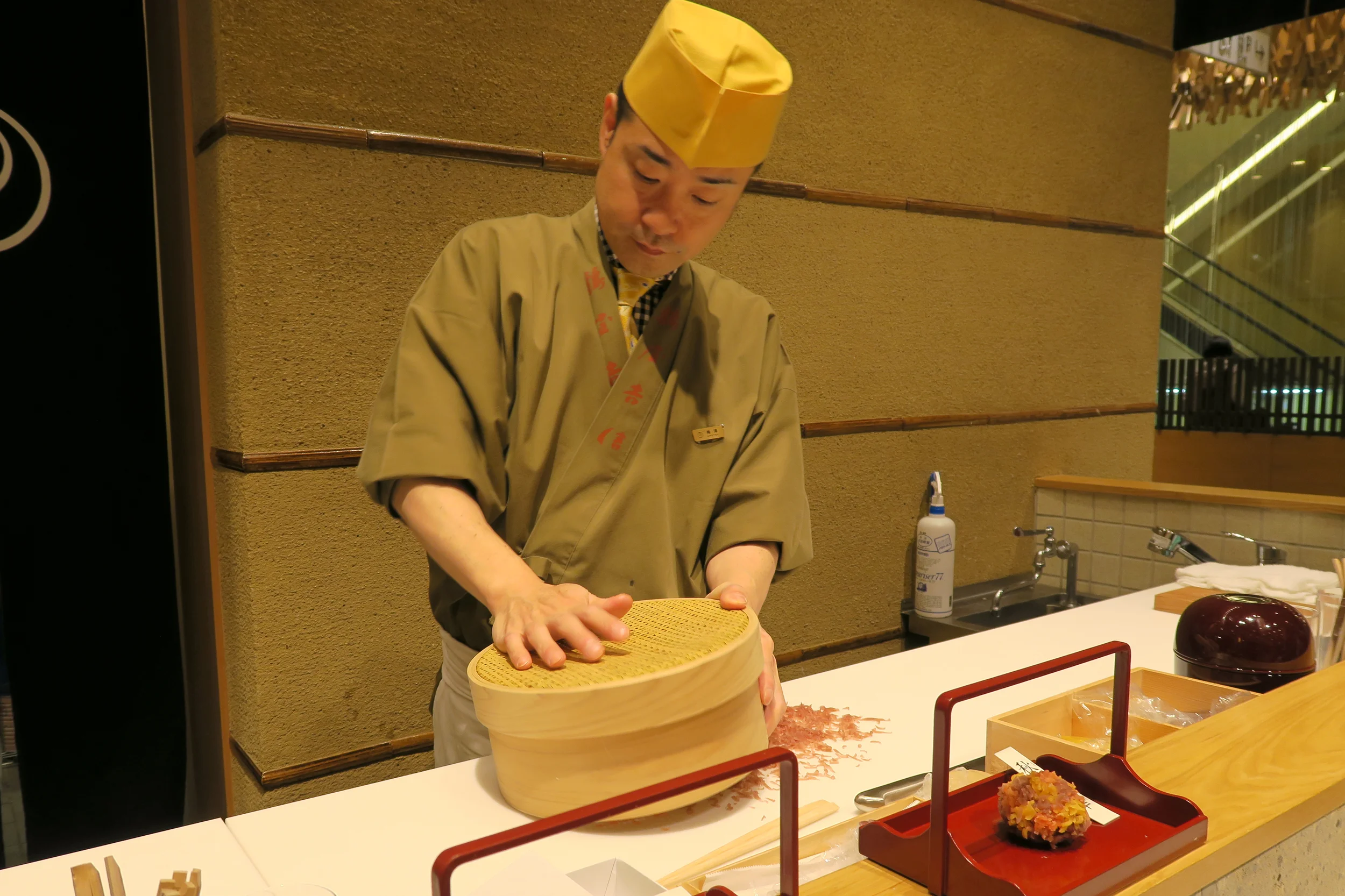 Tsuruya Yoshinobu 鶴屋吉信