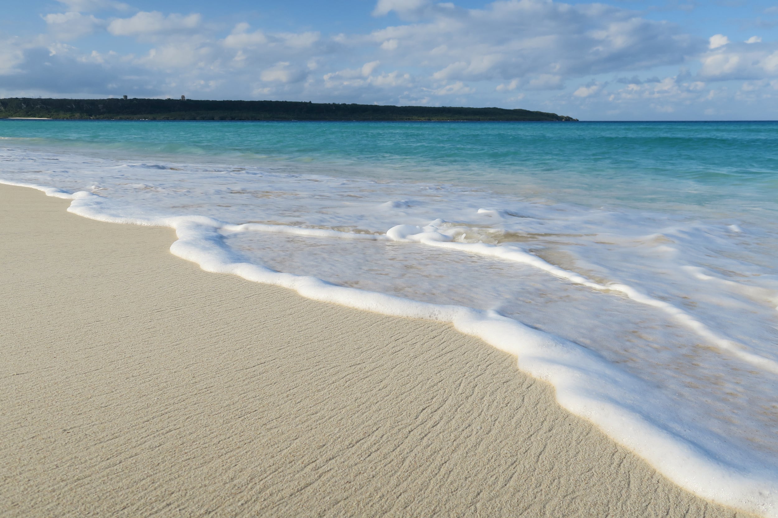 Yonaha Maehama Beach (与那覇前浜ビーチ)