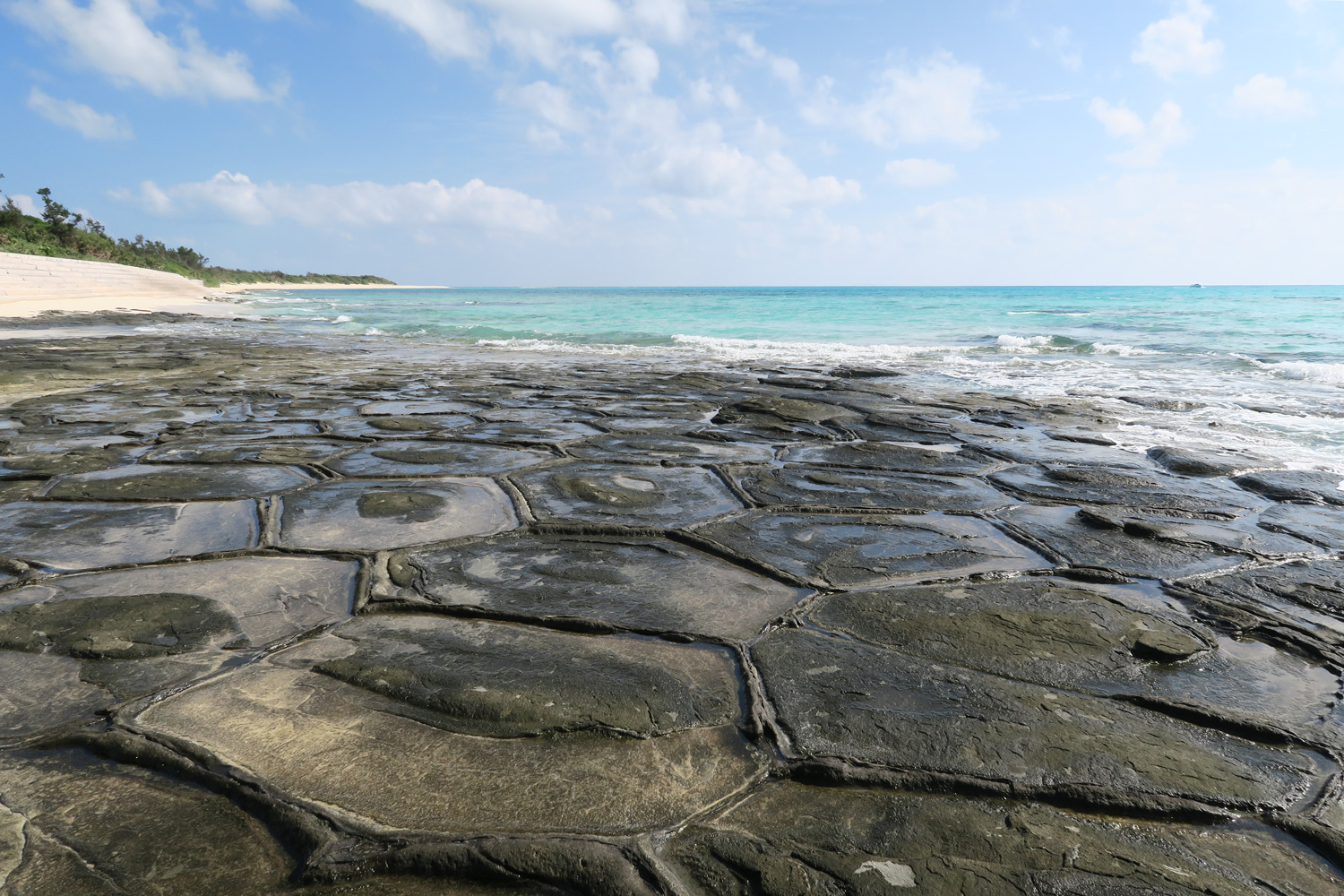 Tatami-ishi 畳石 (Tatami-Rocks)