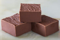 chocolate_fudge_blocks__93387.1512590374.195.234.jpg