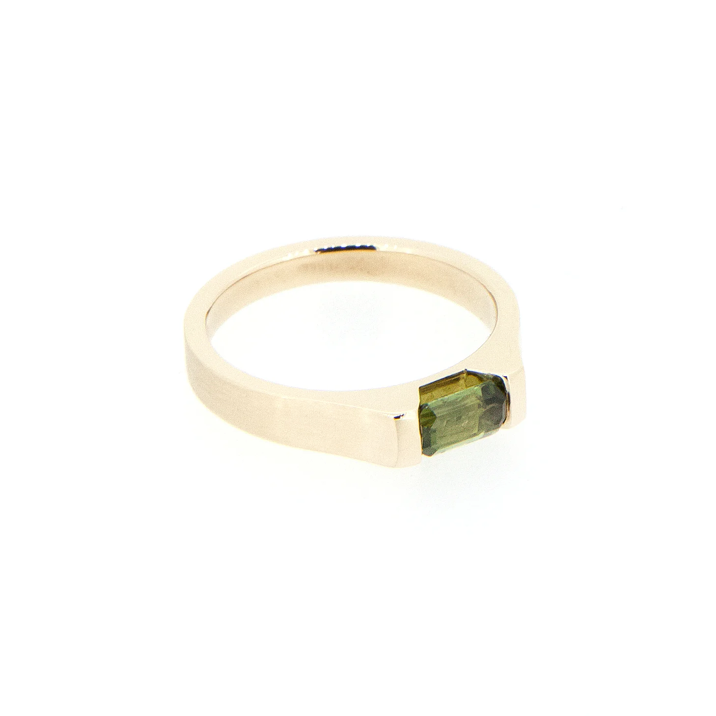 CUS4004 Green Sapphire 9ct Yellow Gold Ring 1.jpg