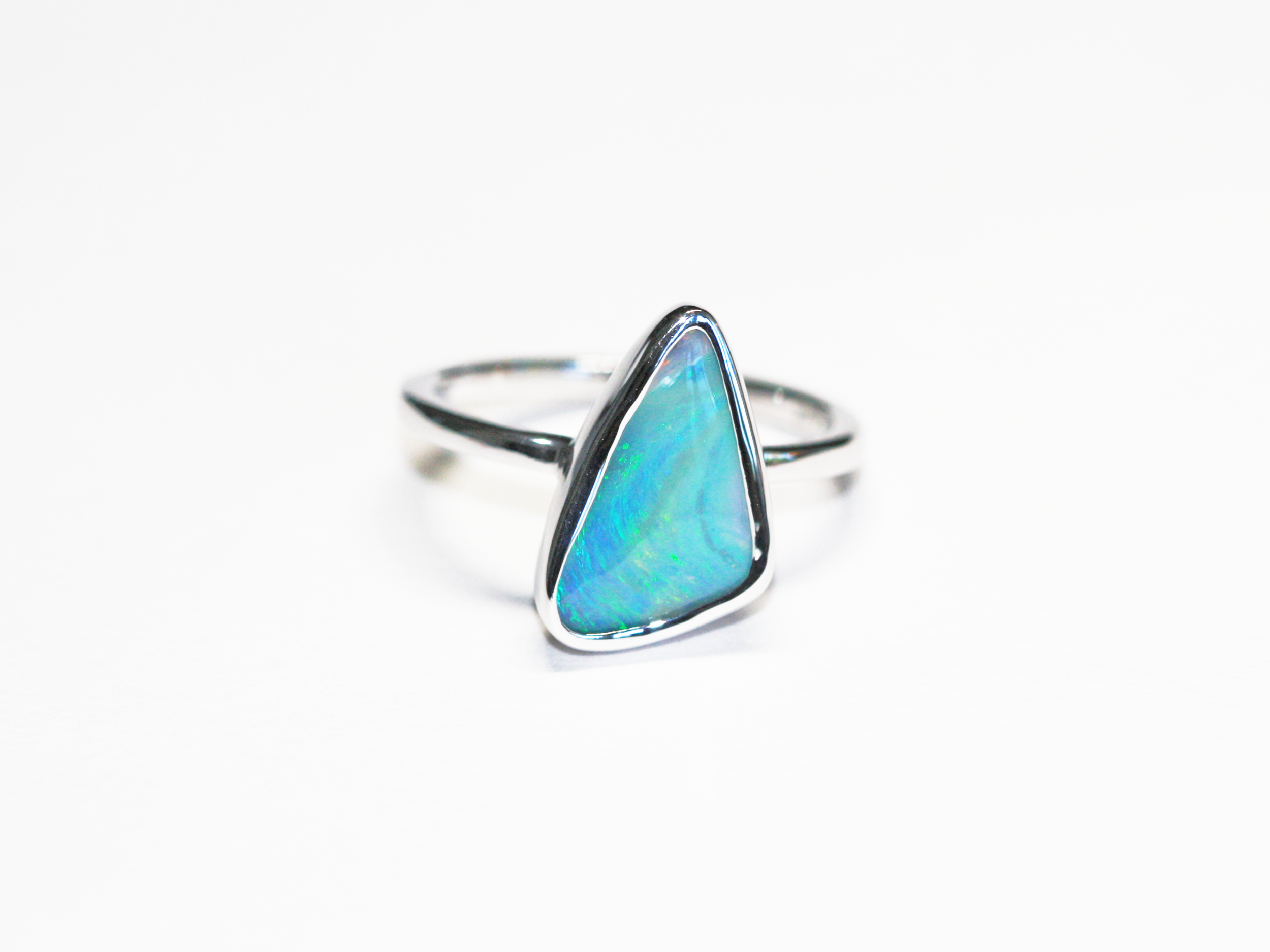 QLD Boulder Opal Silver Ocean Wave (2.png