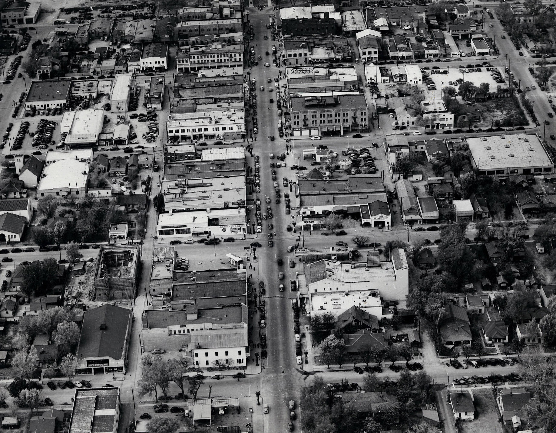 1940s Aerial photograph of downtown Las Vegas, circa 1930s- 1940s UNLV pho013847_2000px.jpg