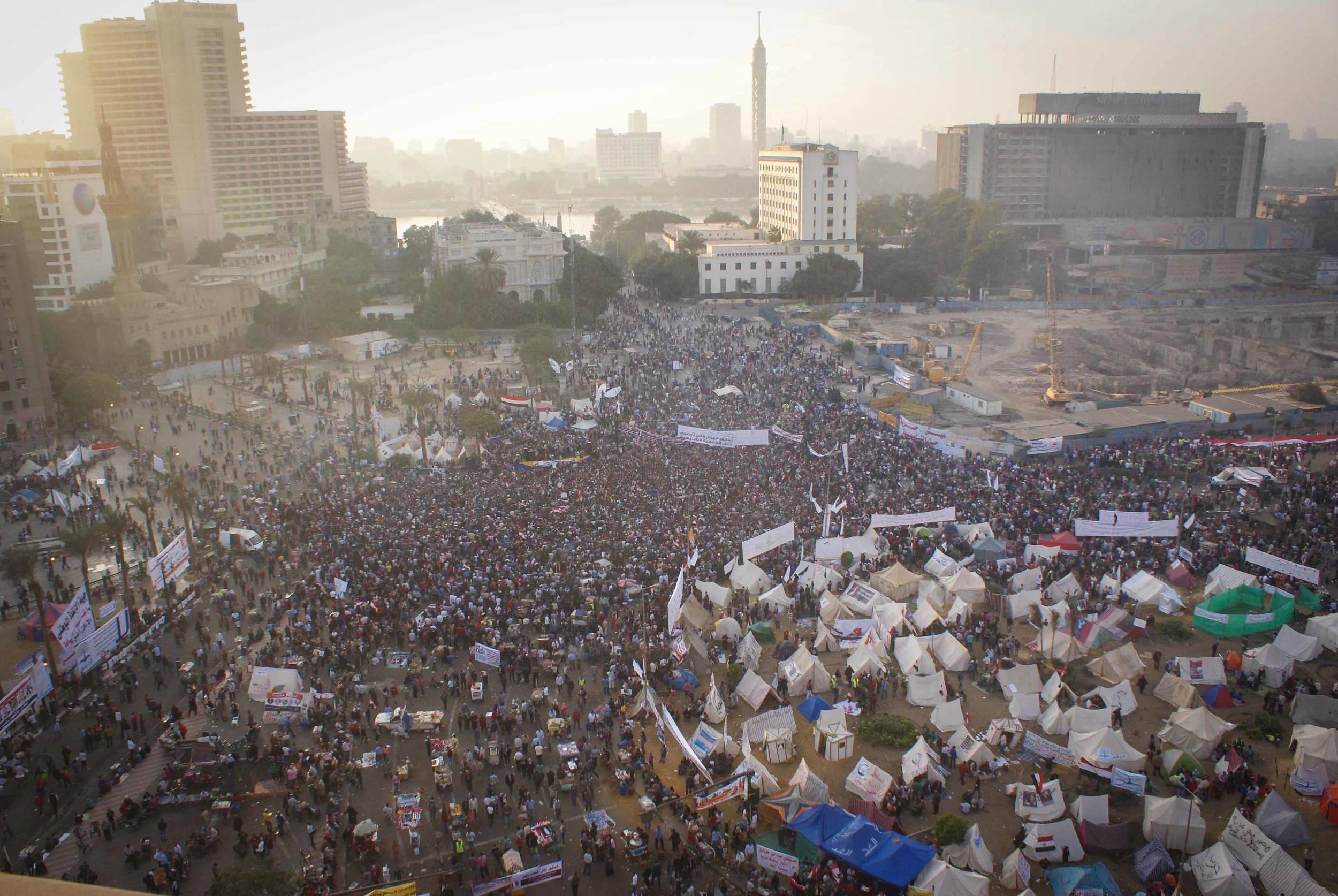 The sun sets over Tahrir Square. I wish words could capture how amazing the scene was. A mere photo will have to suffice.