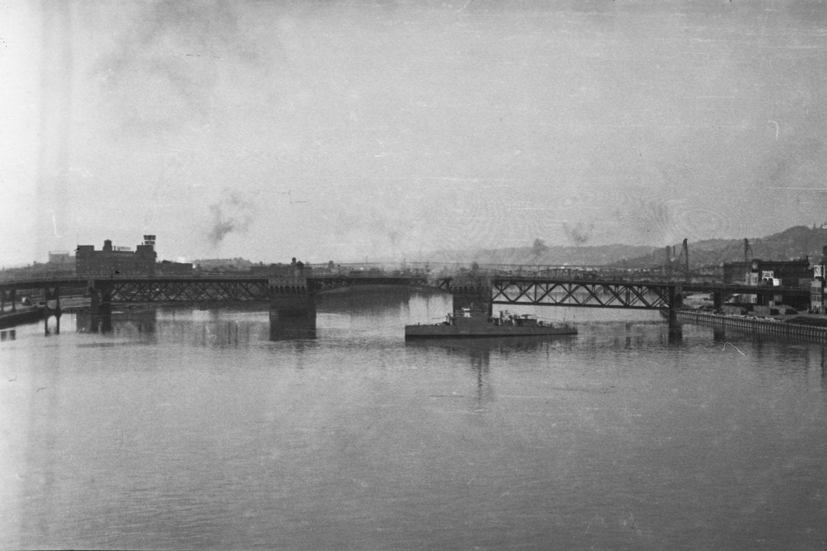 ship bridge.jpg