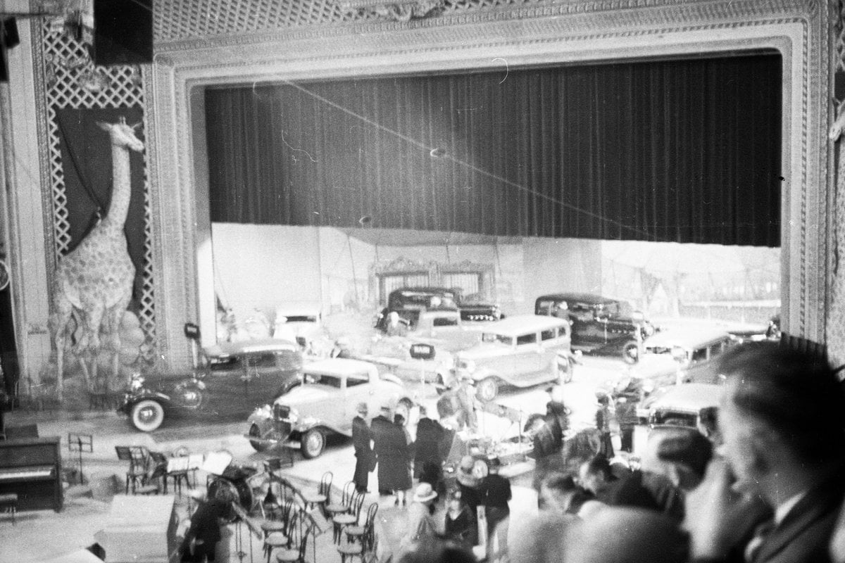 auto show 2.jpg