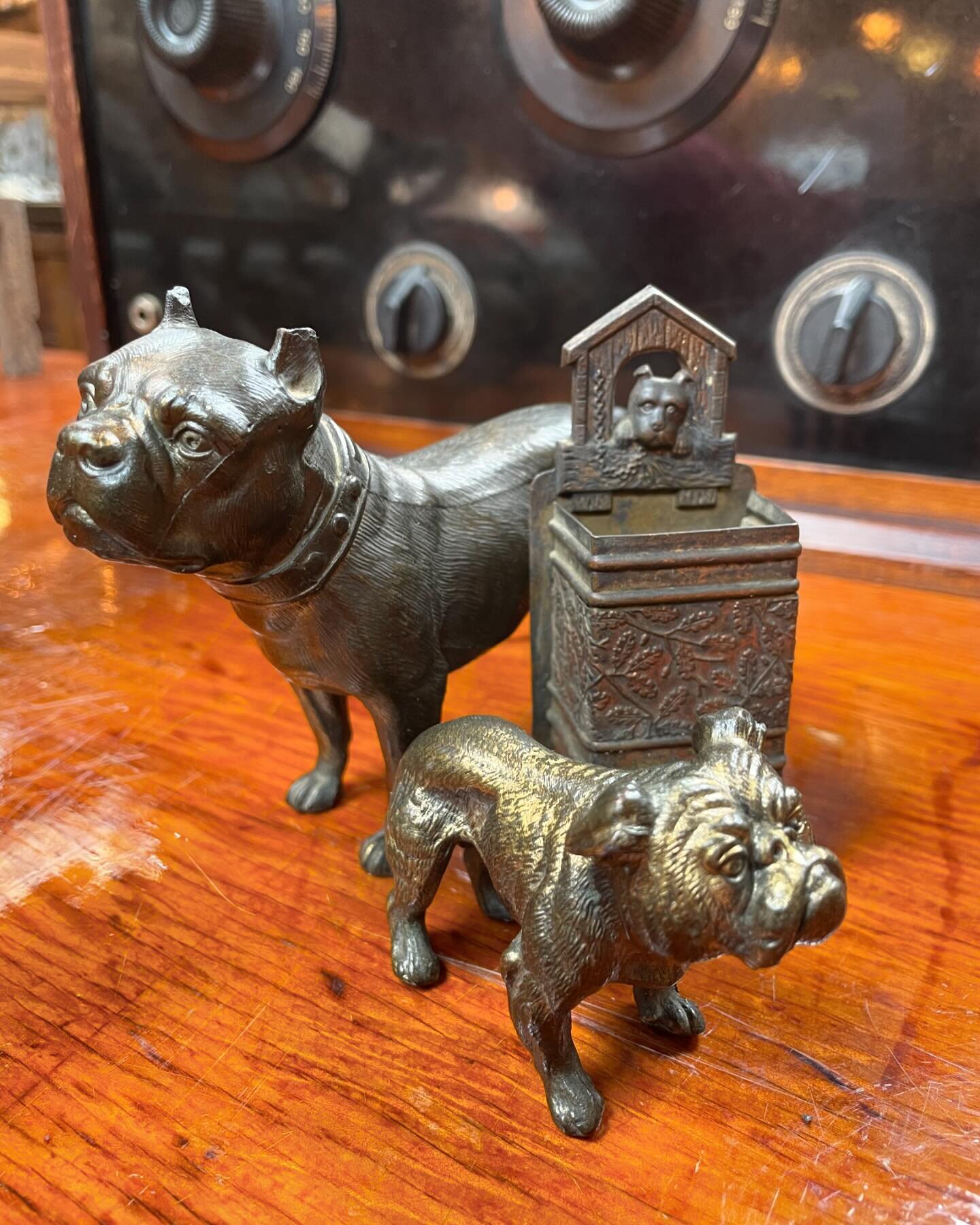 Sometimes it all about the little things!

This is fun sampling of some of the tinier treasures we acquired this past week!

#antiques #sellwoodmoreland #portland #pdx #oldportland #antiquefinds