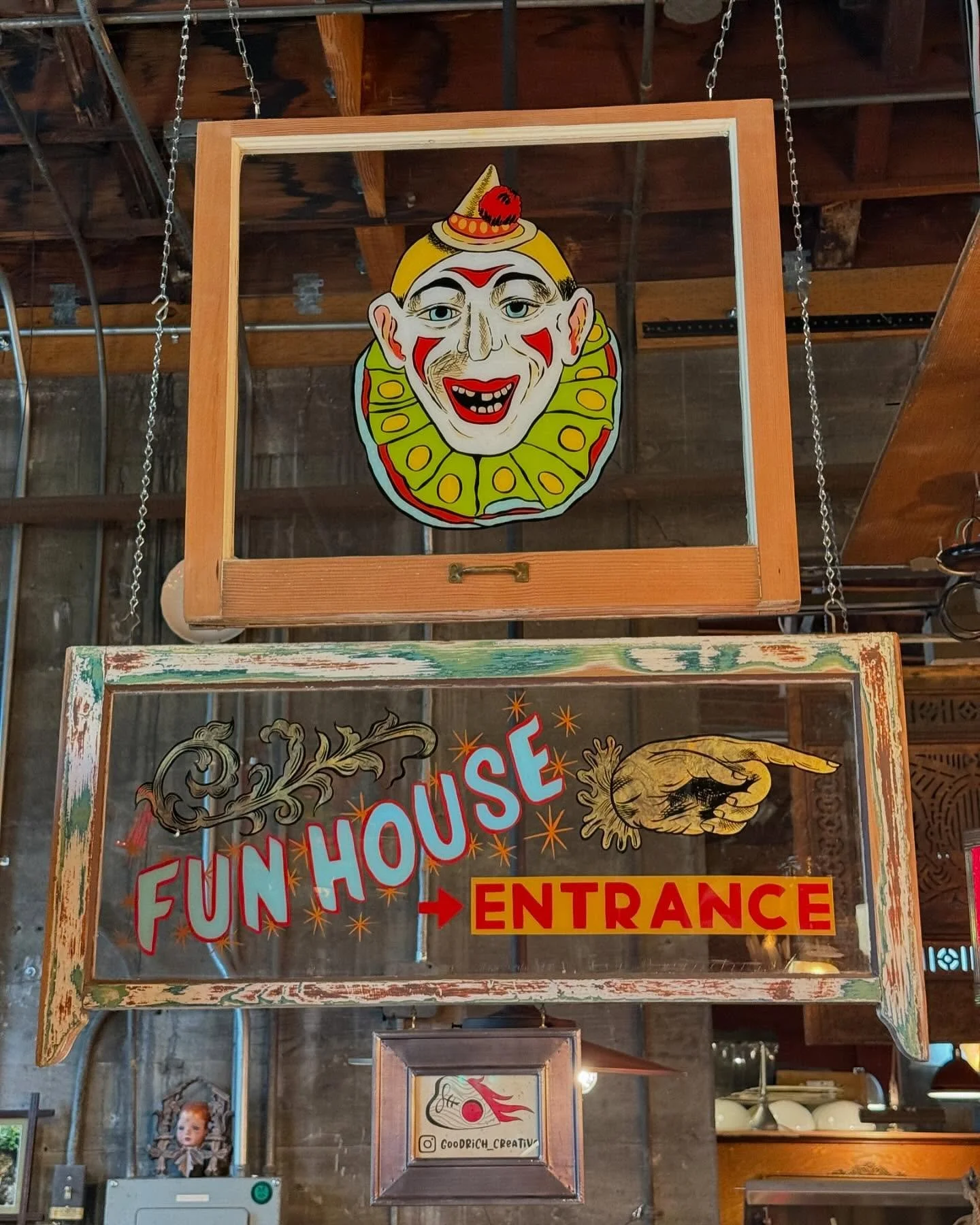 🎃💀Are we ready for Halloween?&hellip;
We are ALWAYS ready for Halloween!!😈😃

Some fun creepy pics from around the store. Some is part of our permanent Halloween collection, some is permanent decor at staff work benches, and few are for sale.
And,