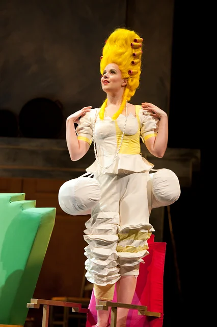Tisbe in La Cenerentola