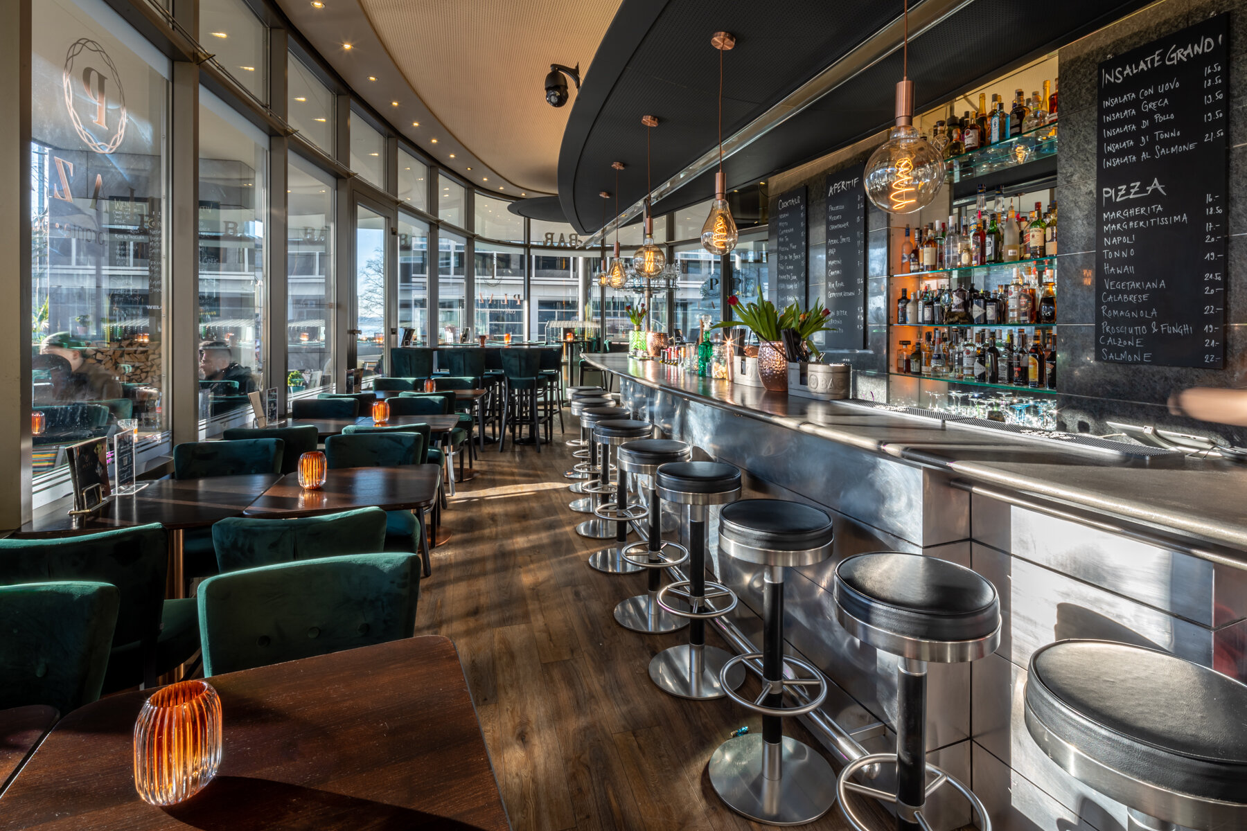 PLAZA Restaurant / Bar in Zug