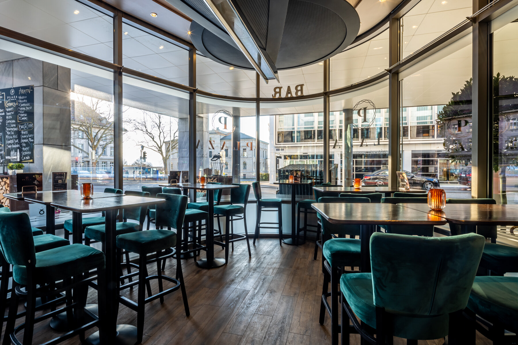 PLAZA Restaurant / Bar in Zug
