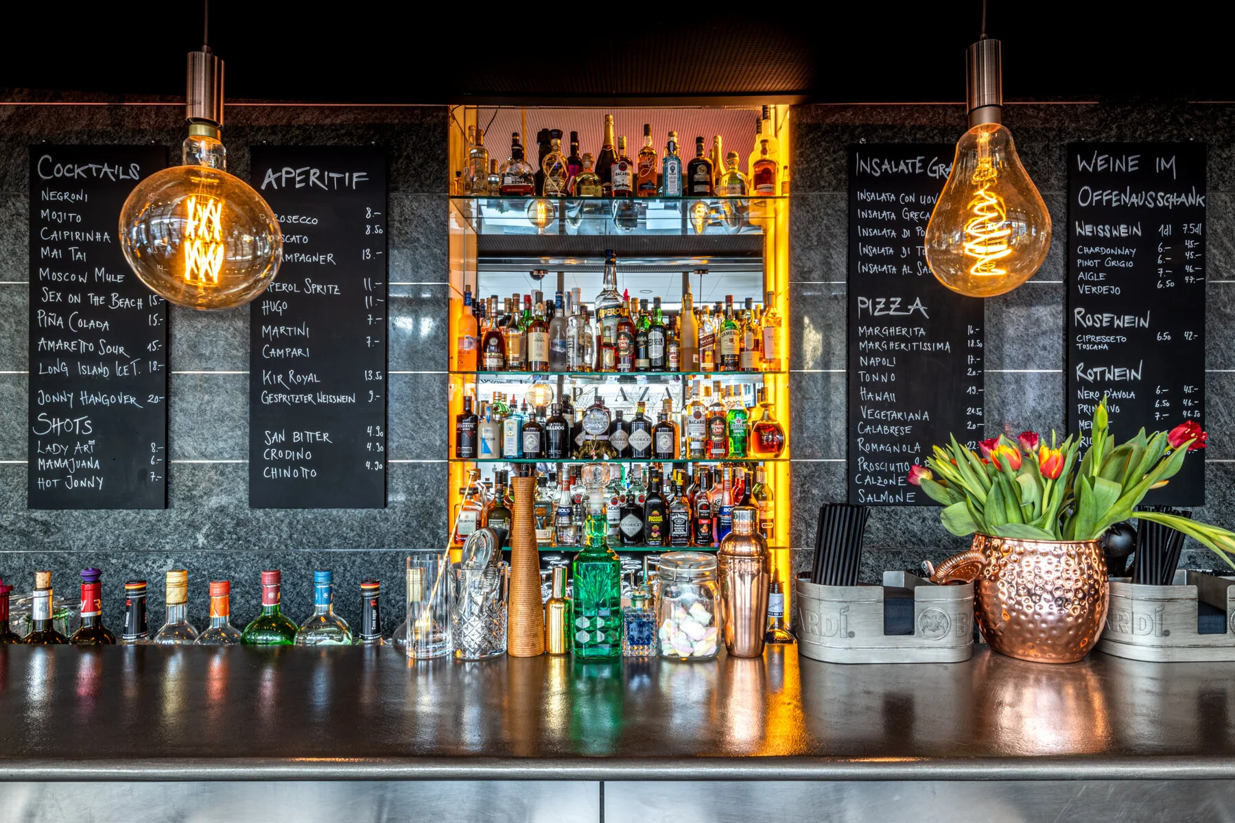 PLAZA Restaurant / Bar in Zug