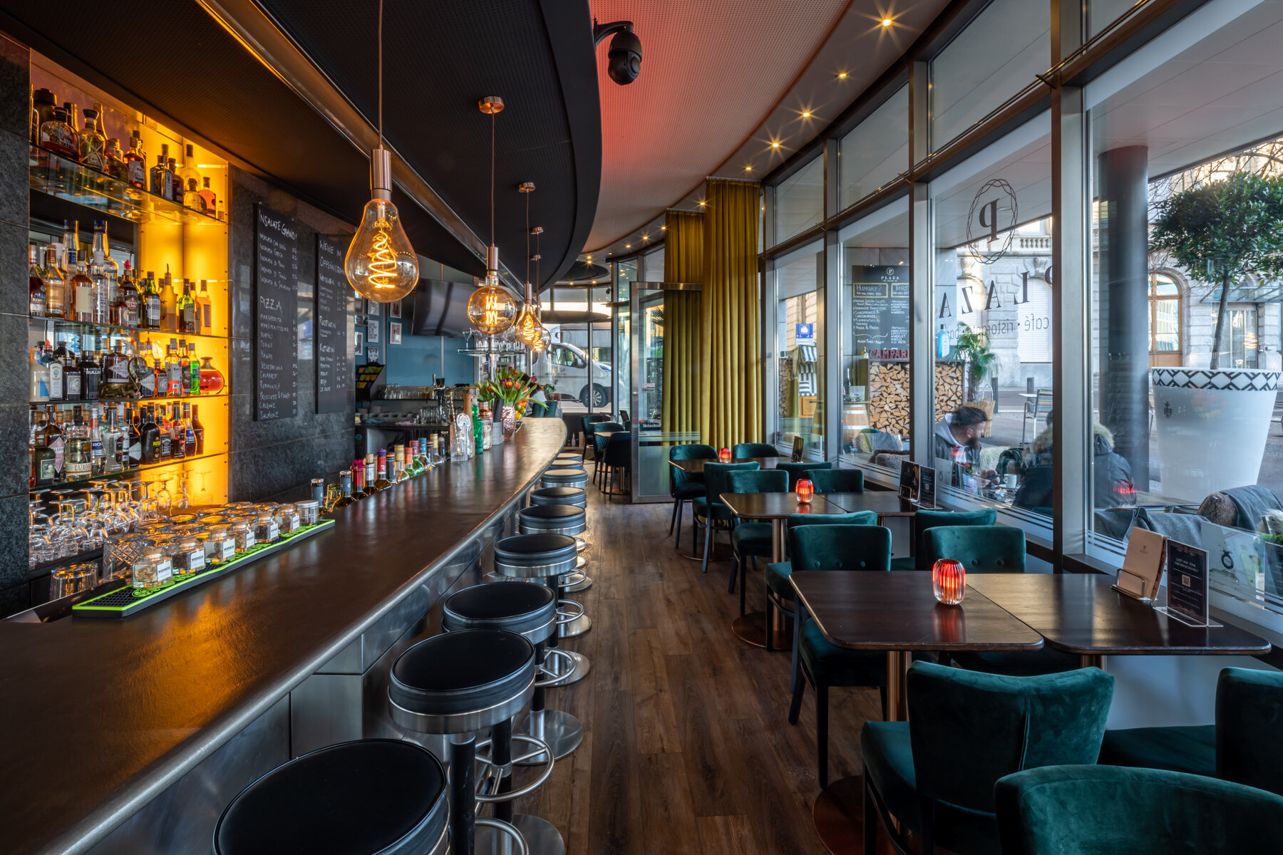 PLAZA Restaurant / Bar in Zug