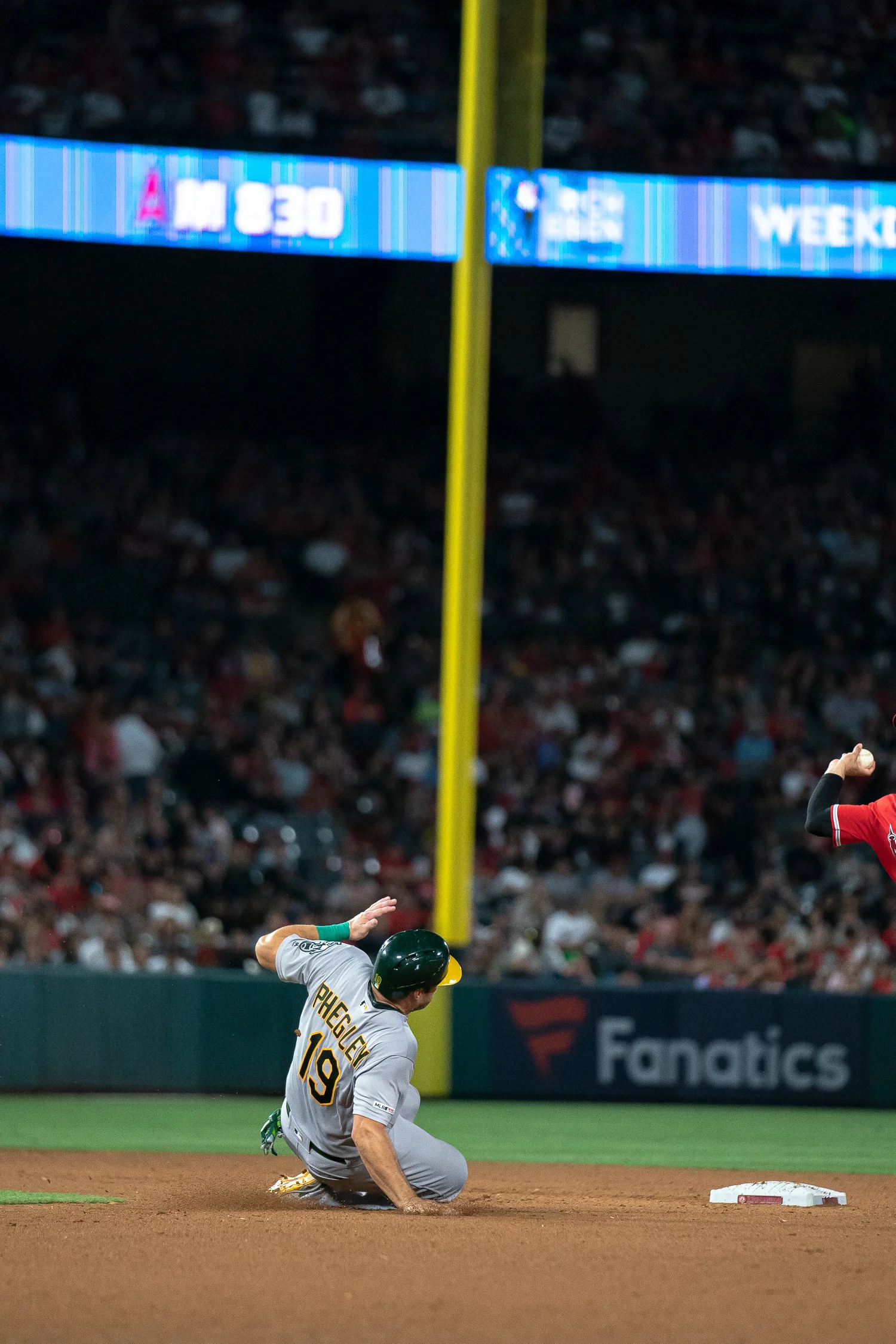Angels VS A's-9903889.jpg