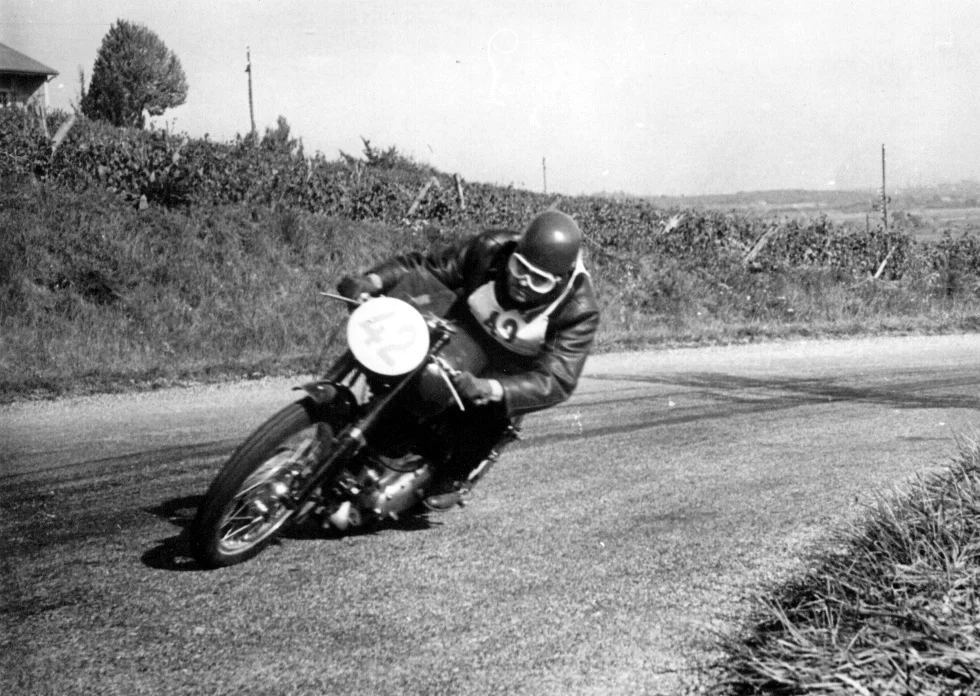Photo of Lucien Ducret racing his Gilera Saturno in Switzerland