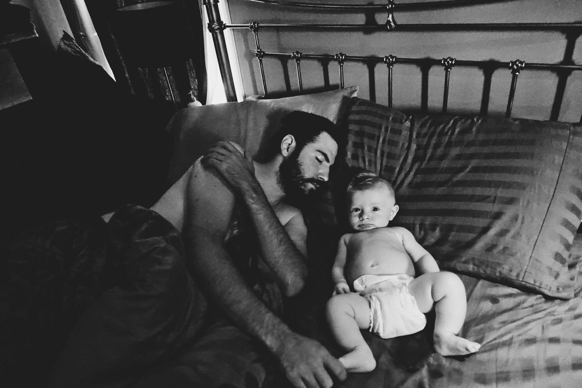 7:52am: Waking up.