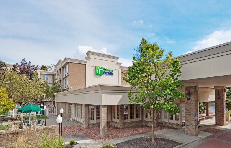 HolidayInn_Poughkeepsie_01.jpg