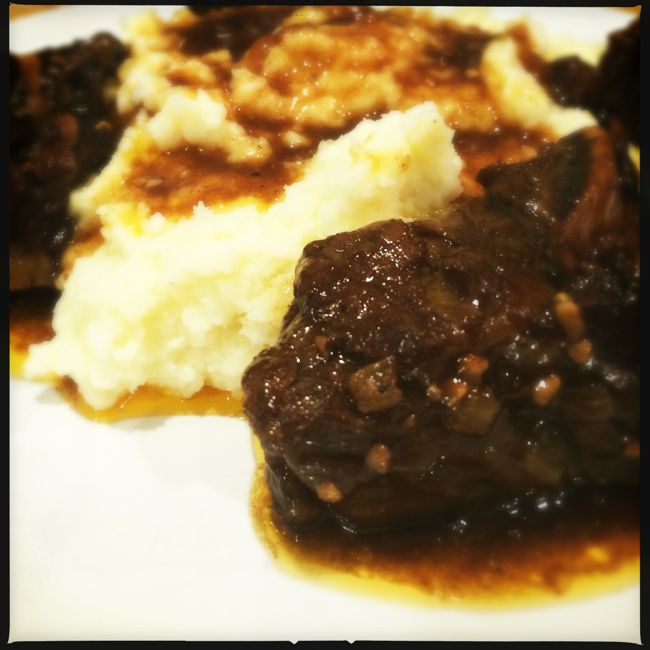 The sauce glazed the ribs perfectly, holding chunks of garlic and onion in place to keep flavor rich and consistent