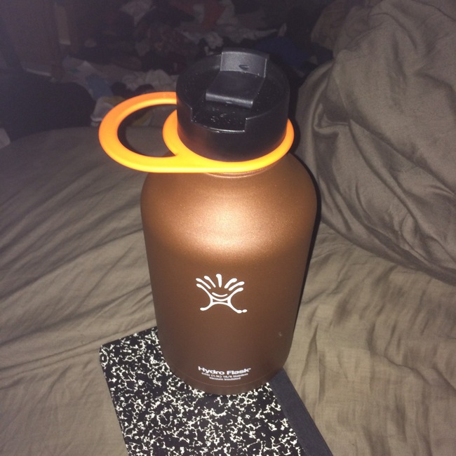 64oz Hydro Flask with HydroFlip lid and JugLug handle added.