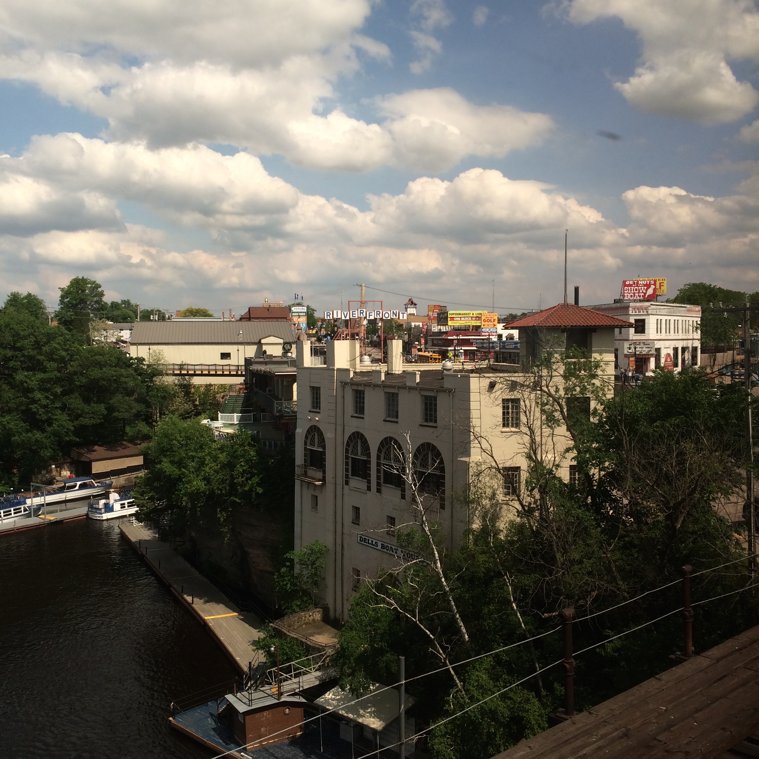 Wisconsin Dells is a resort town like few others. Water parks, amusement parks, and tourist destinations abound.