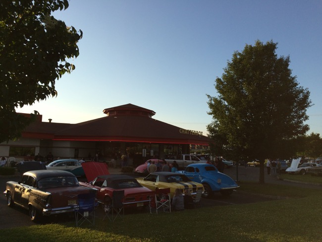 We had dinner at The Chatterbox in Augusta, NJ, a '50s style diner which hosts a classic car show every Saturday night