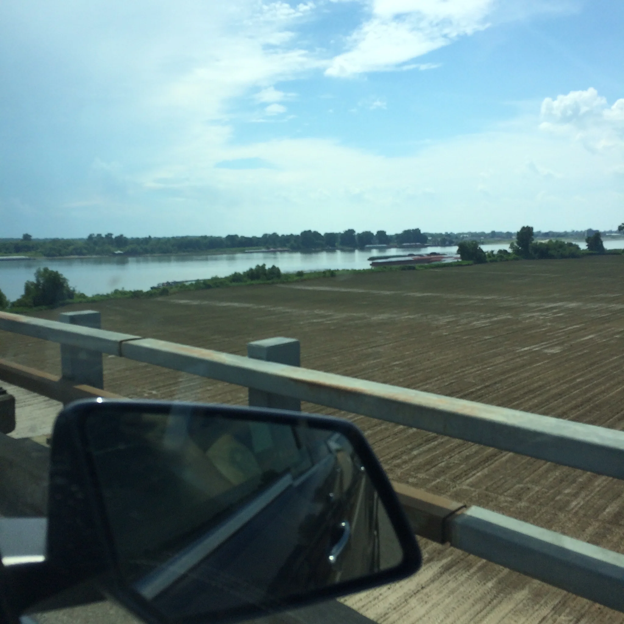 The Ohio River looking from Kentucky to Illinois