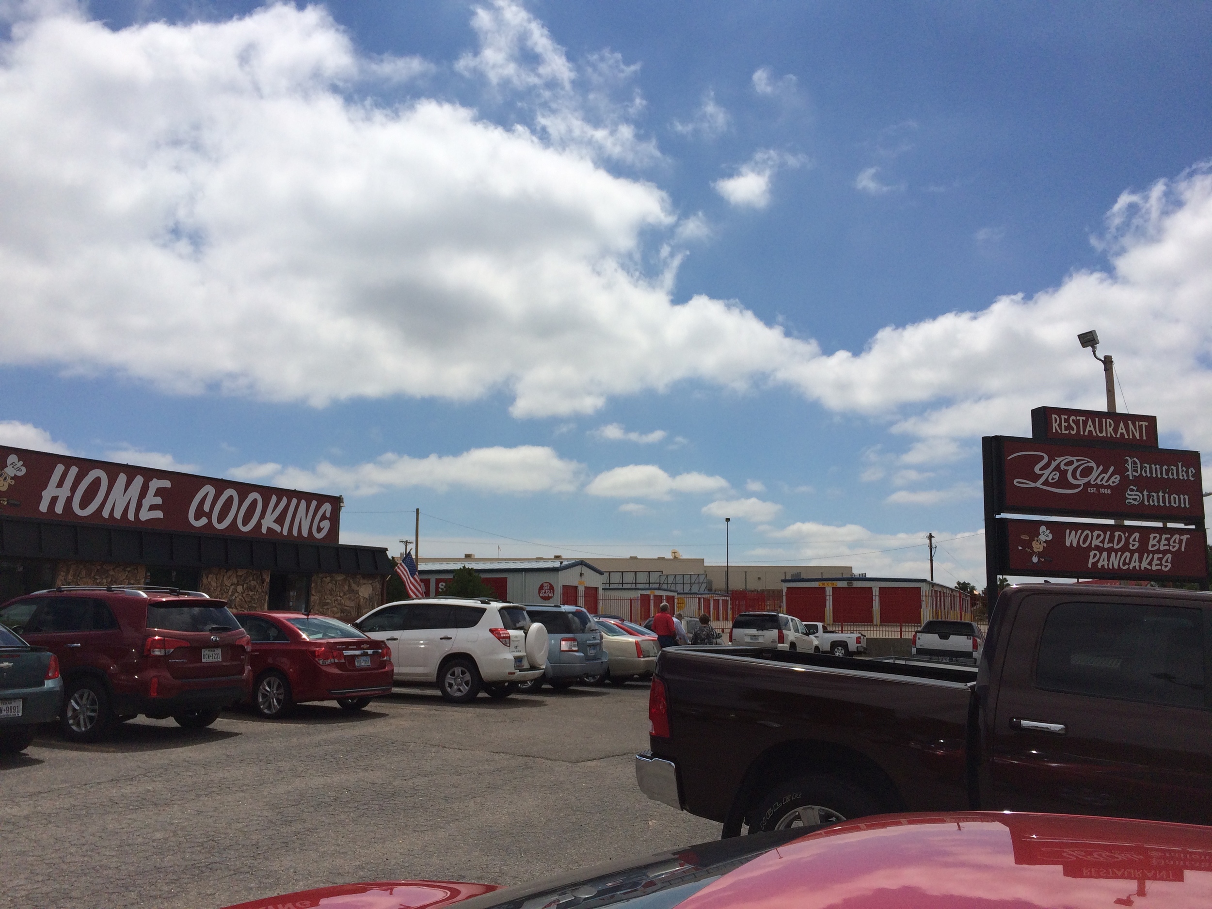 Ye Olde Pancake Station in Amarillo, Texas is a bit out of the way, but as you can see is a popular place even on a weekday morning