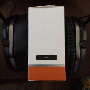 v-moda earpads square.jpg
