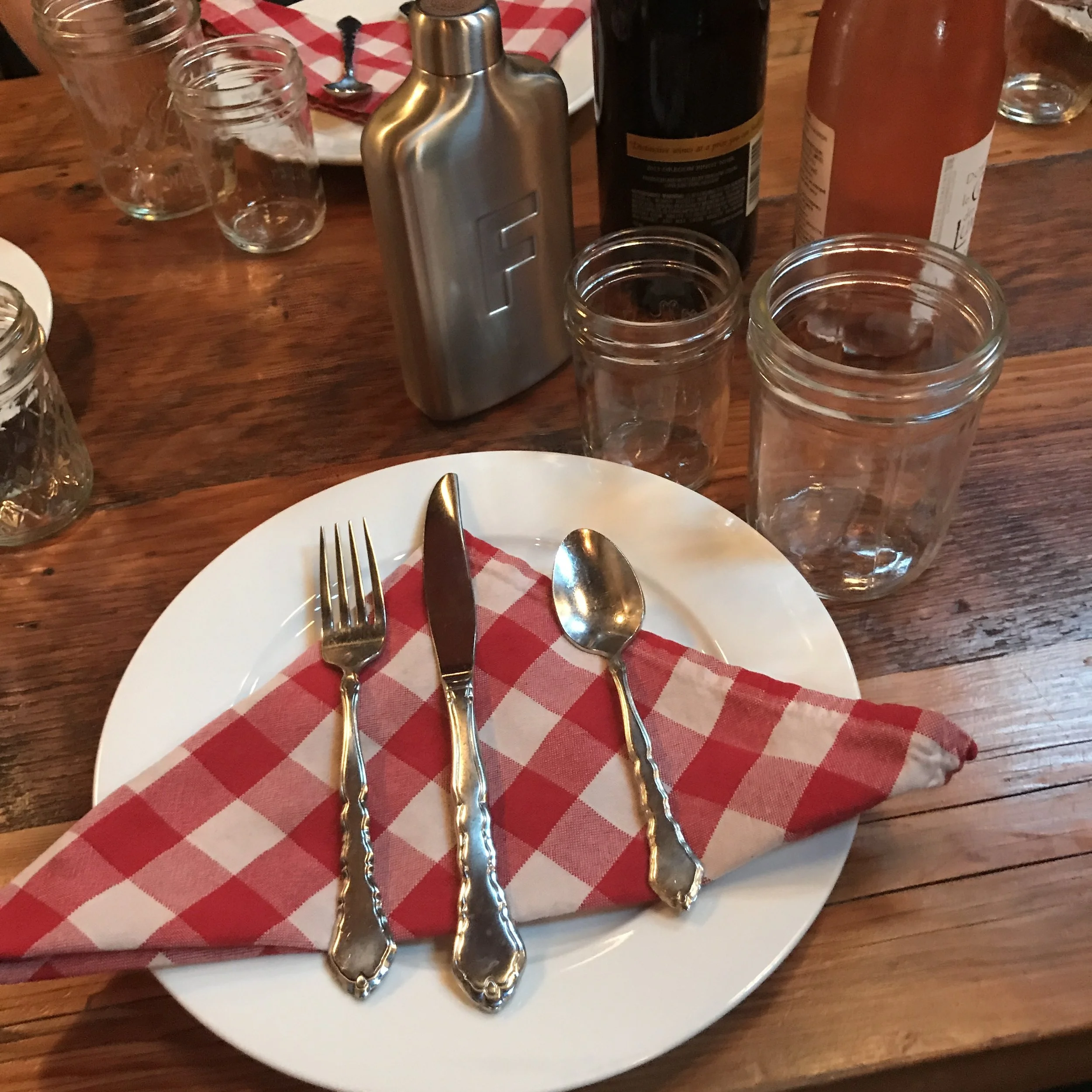 Eat at Mae's