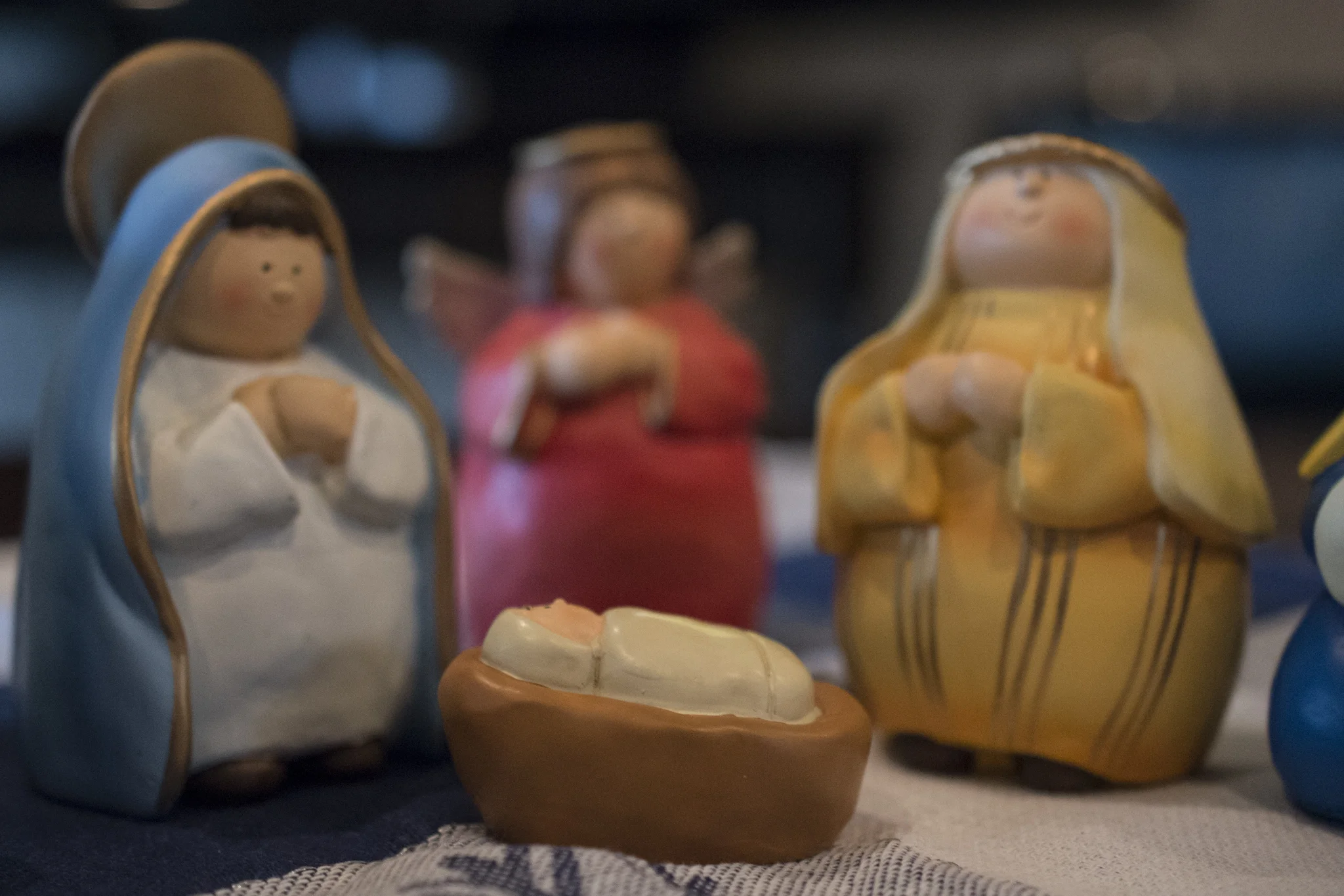 LOVE this nativity scene. Half off at Hallmark, too!