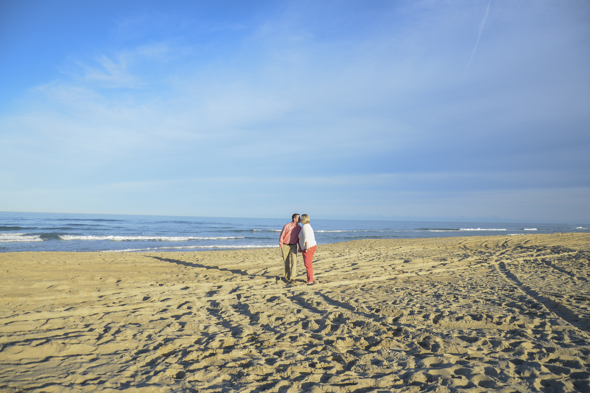 outer banks, nags head, jeanette's pier engagement photographer