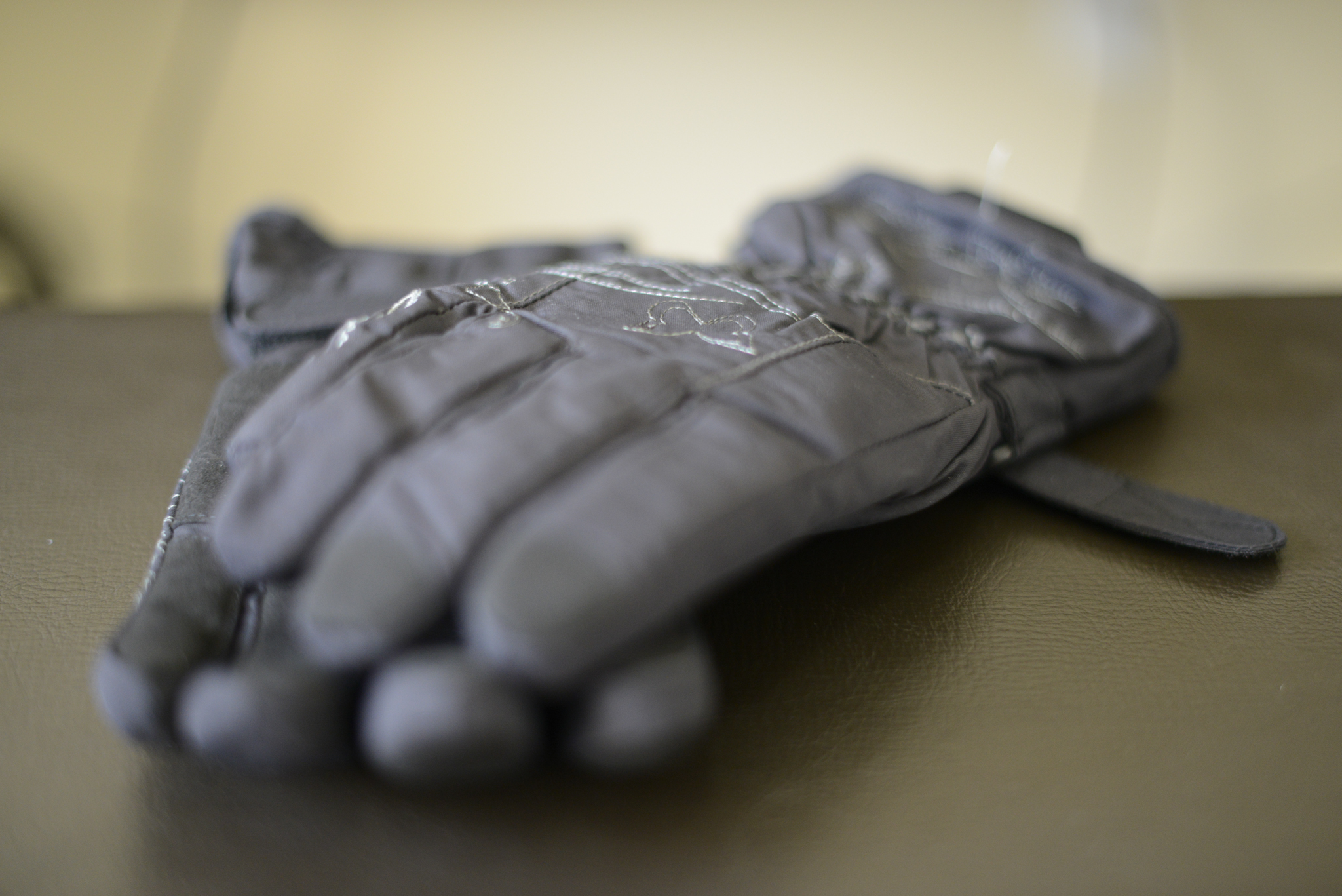 Waterproof, wind resistant gloves for a Portland/Seattle/California Vacation | Maria Grace Photography | www.mariagracephoto.com