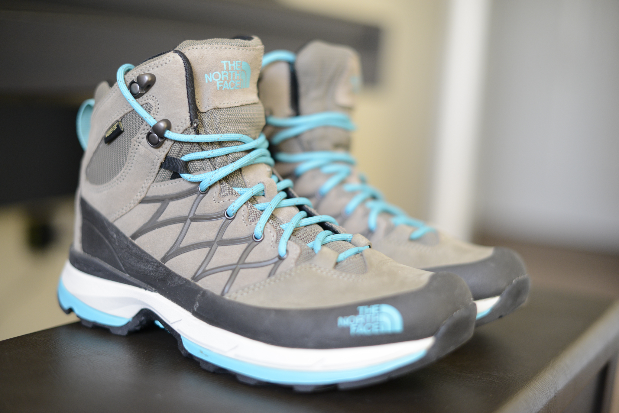 The North Face hiking boots for a Portland/Seattle/California Vacation | Maria Grace Photography | www.mariagracephoto.com