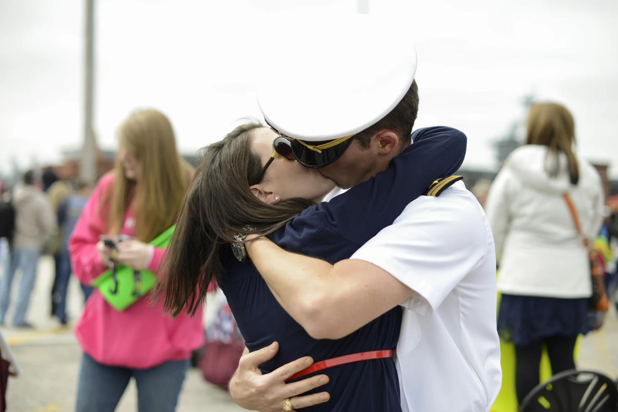 A wife is reunited with her husband after a 9 month deployment | USS Truman Navy Military Homecoming | Maria Grace Photography