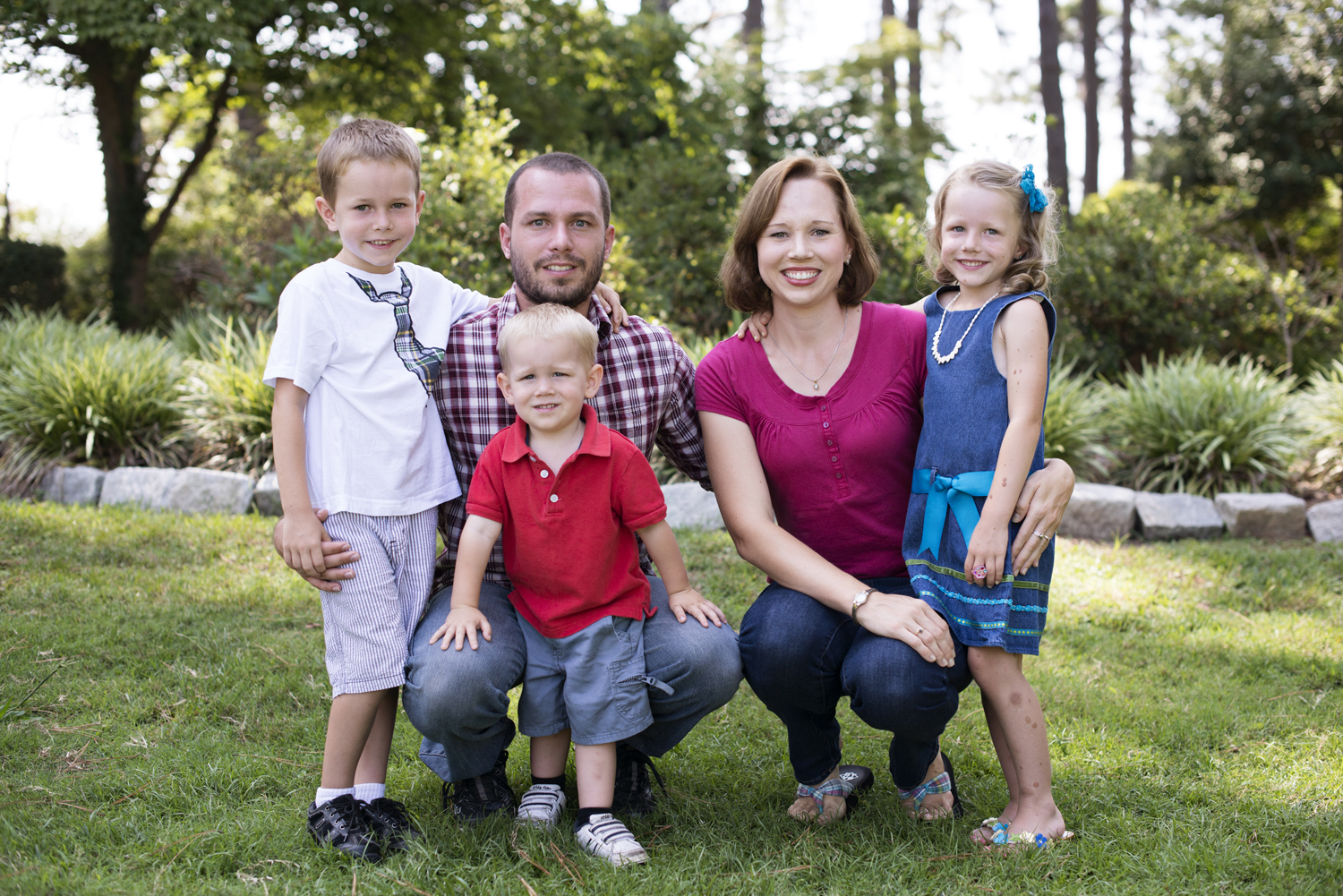 Bright, fun family portraits in Portsmouth, Virginia