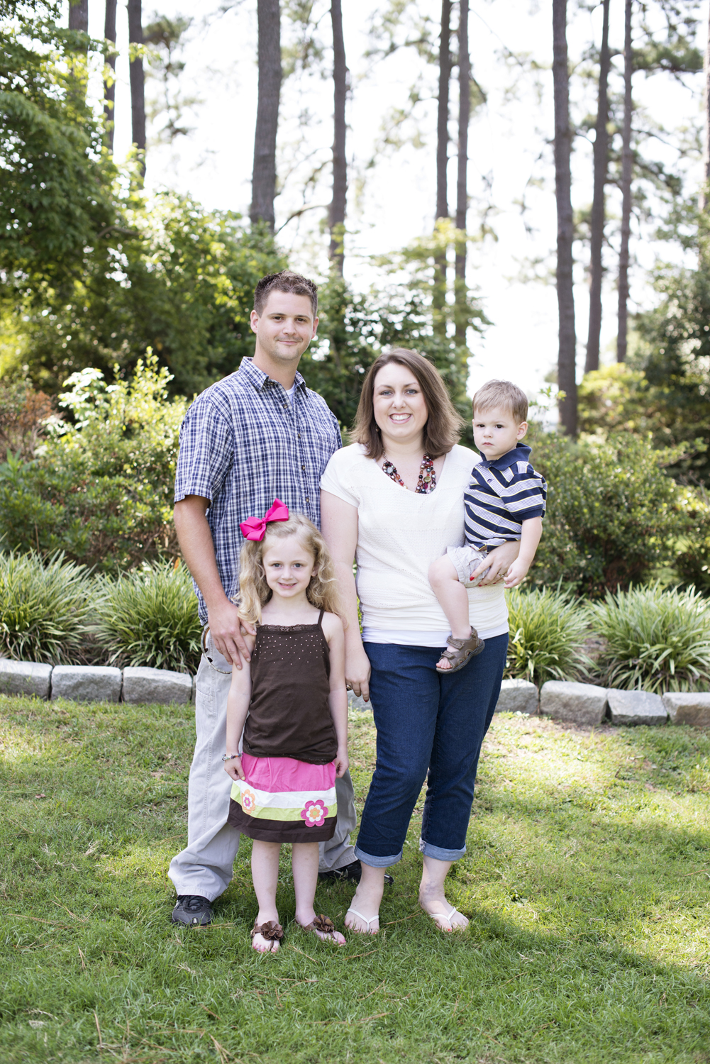Bright, fun family portraits in Portsmouth, Virginia