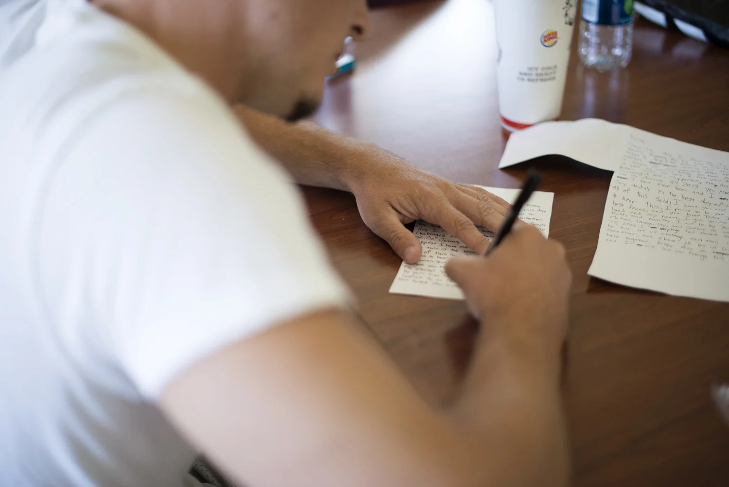 Groom writes his vows on his wedding day | Portsmouth Woman's Club in Virginia
