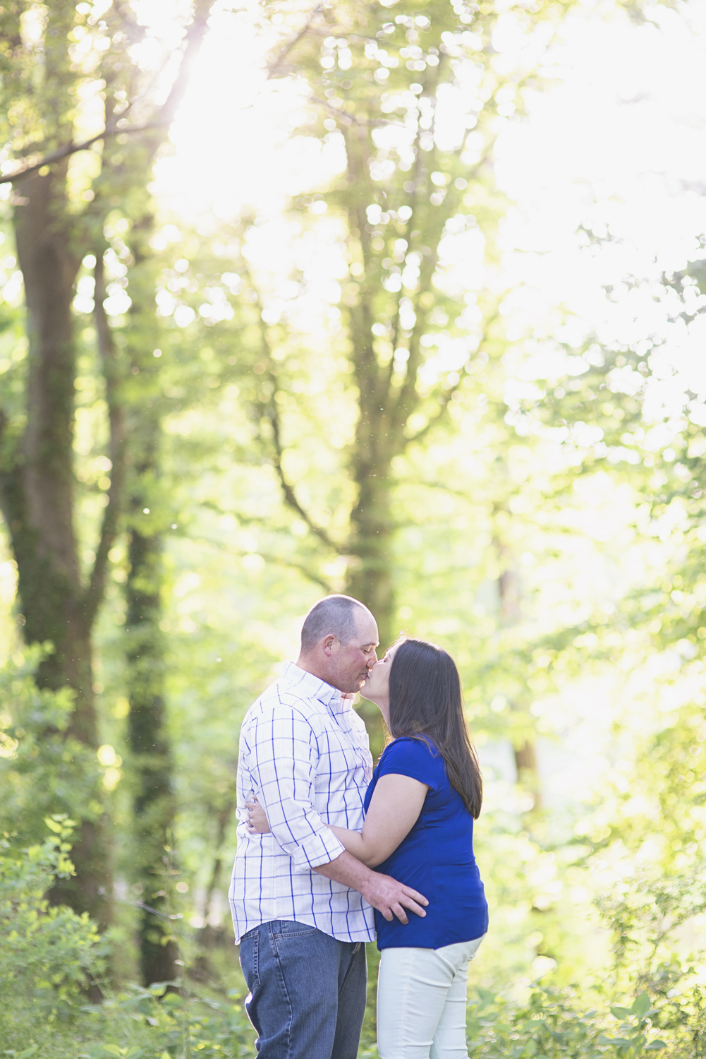 Windsor Castle Park Engagement Session in Smithfield, Virginia | Plaid blue outfit
