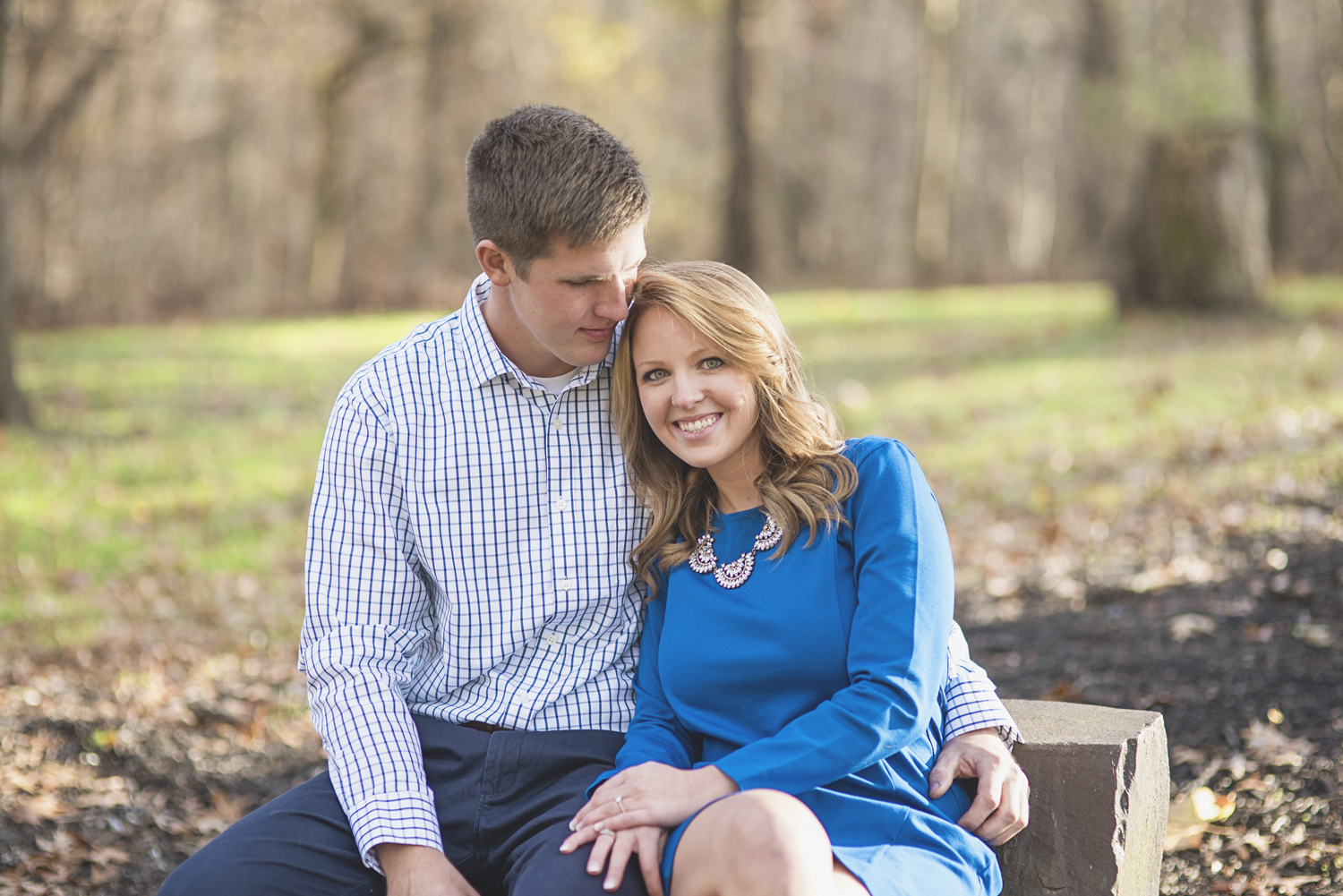 Destination Northern Virginia Engagement Session | Dressy blue and white engagement pictures