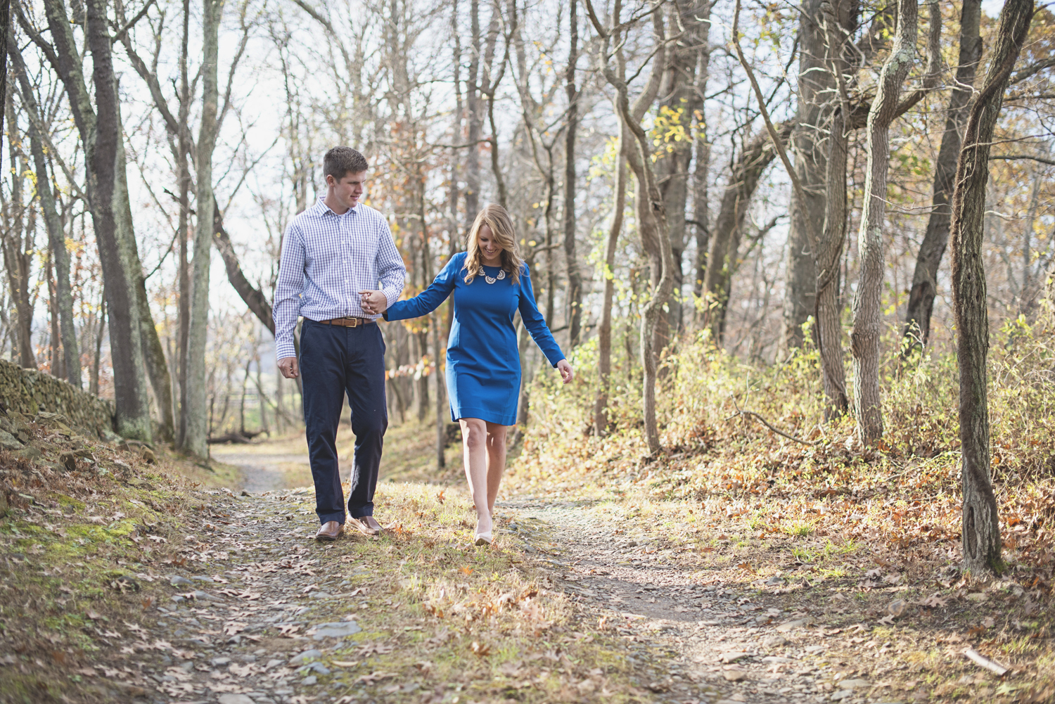 Destination Northern Virginia Engagement Session | Dressy blue and white engagement pictures