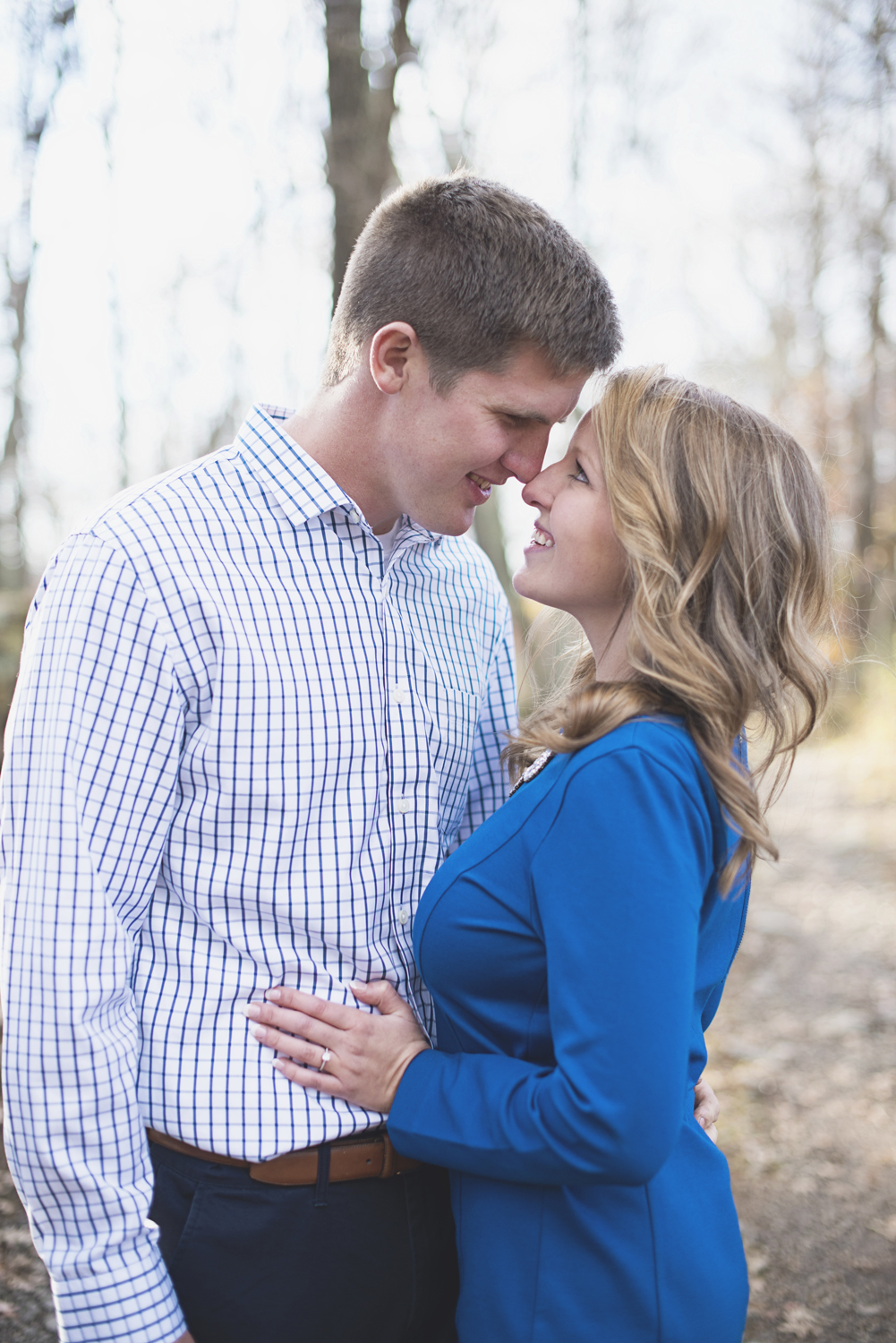 Destination Northern Virginia Engagement Session | Dressy blue and white engagement pictures