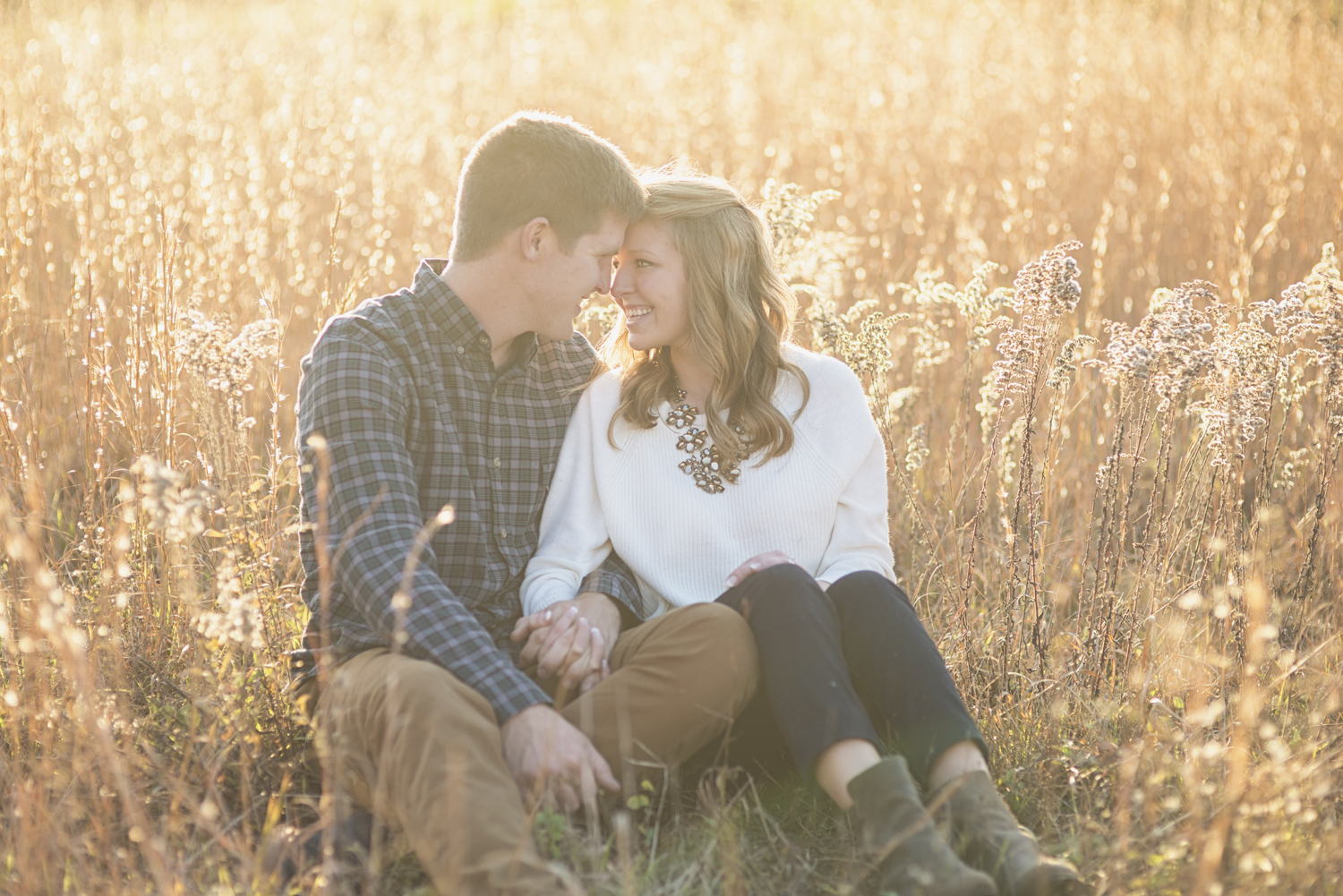 Destination Northern Virginia Engagement Session | Casual J Crew engagement pictures in field with golden light