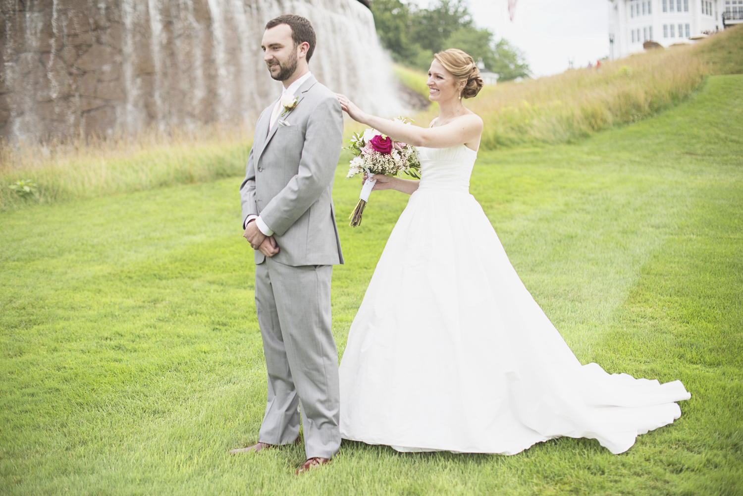 The Wedding Timeline: The First Look