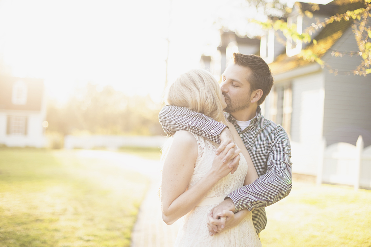 Elegant sunrise engagement session | Williamsburg engagement portraits