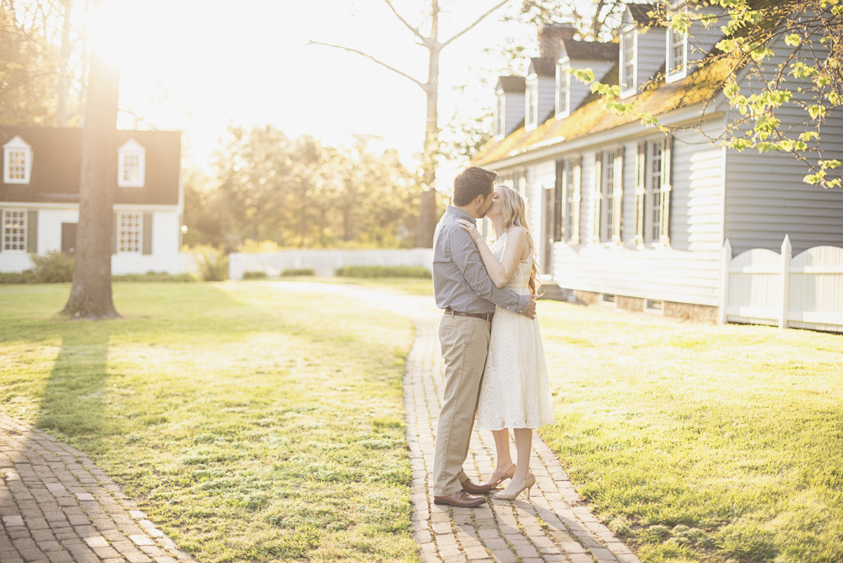 Elegant sunrise engagement session | Williamsburg engagement portraits