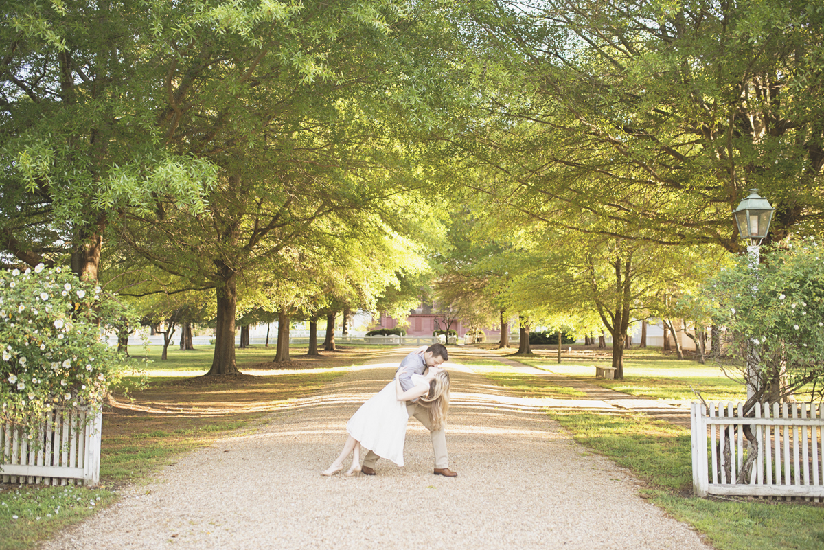 Elegant sunrise engagement session | Williamsburg engagement portraits