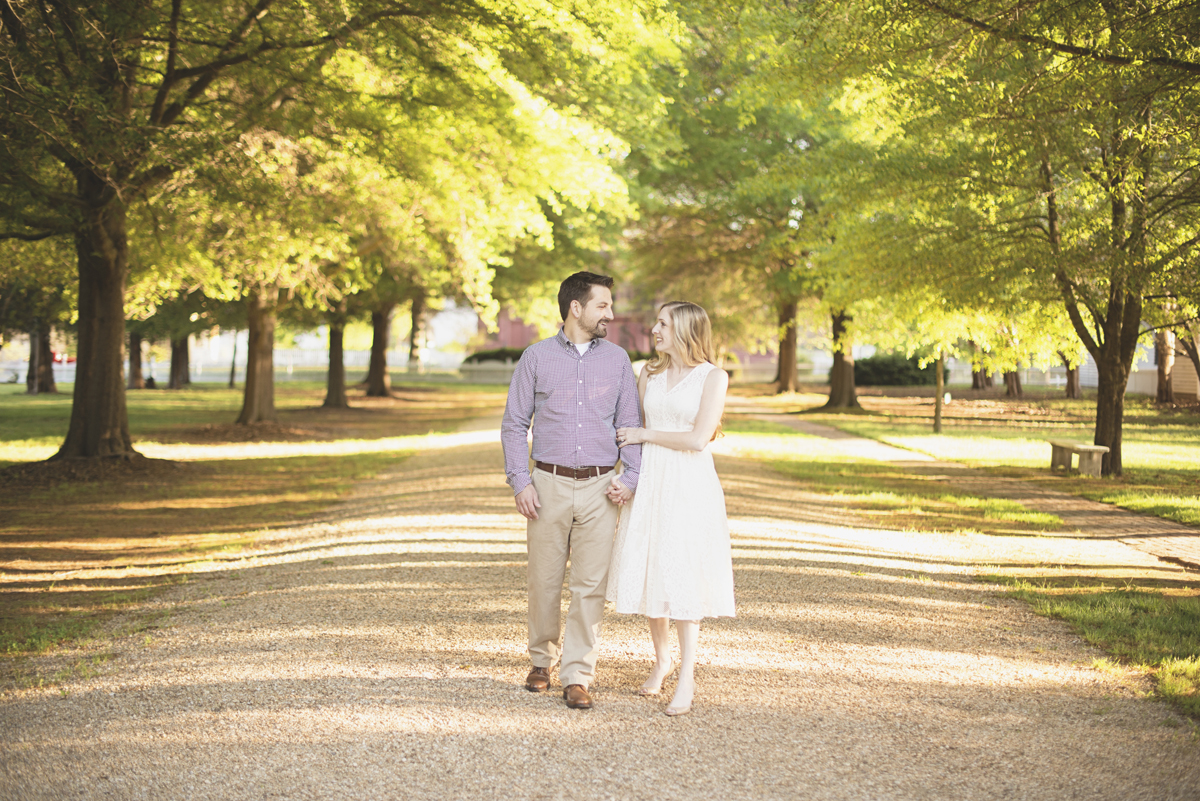 Elegant sunrise engagement session | Williamsburg engagement portraits
