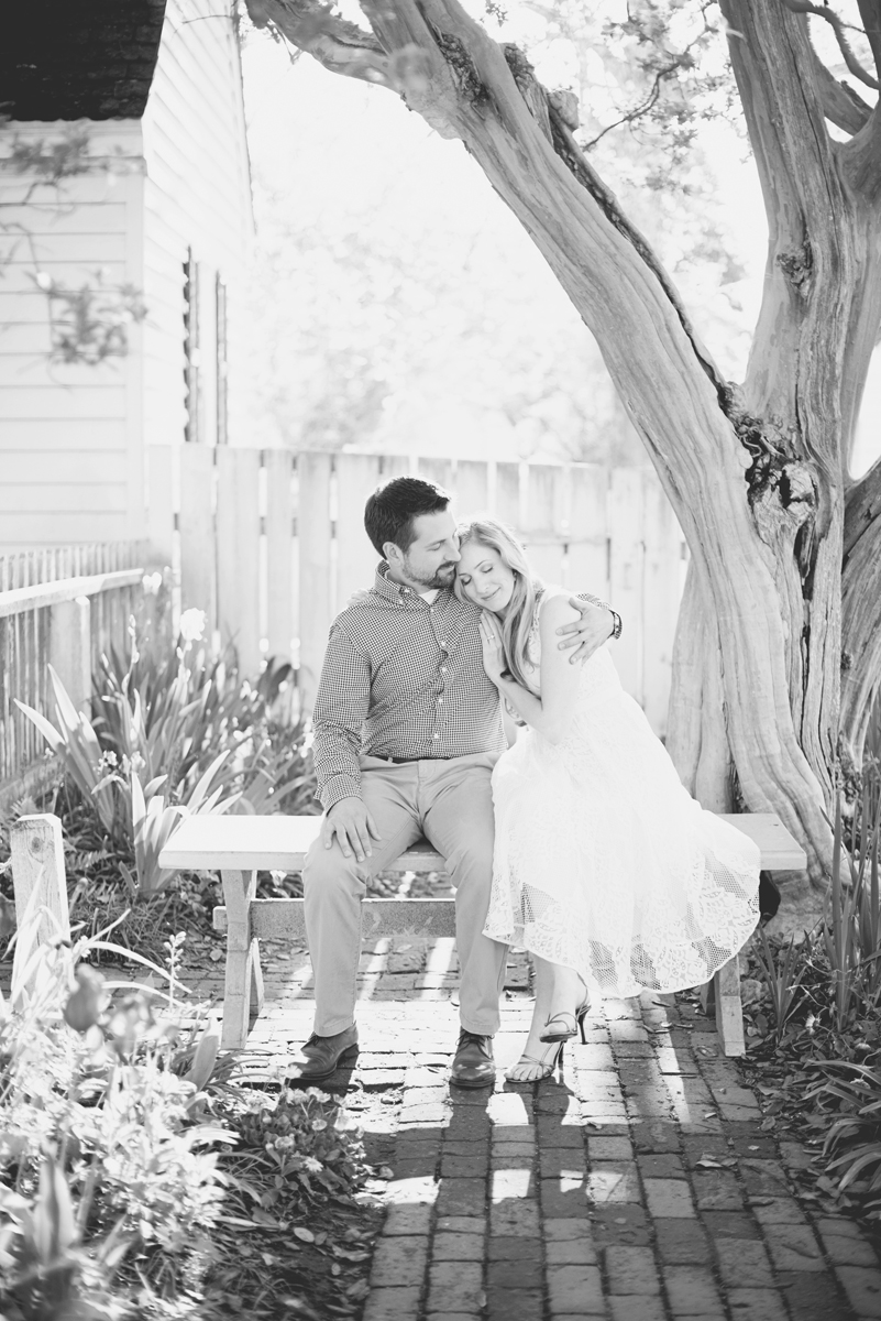 Elegant sunrise engagement session | Williamsburg engagement portraits