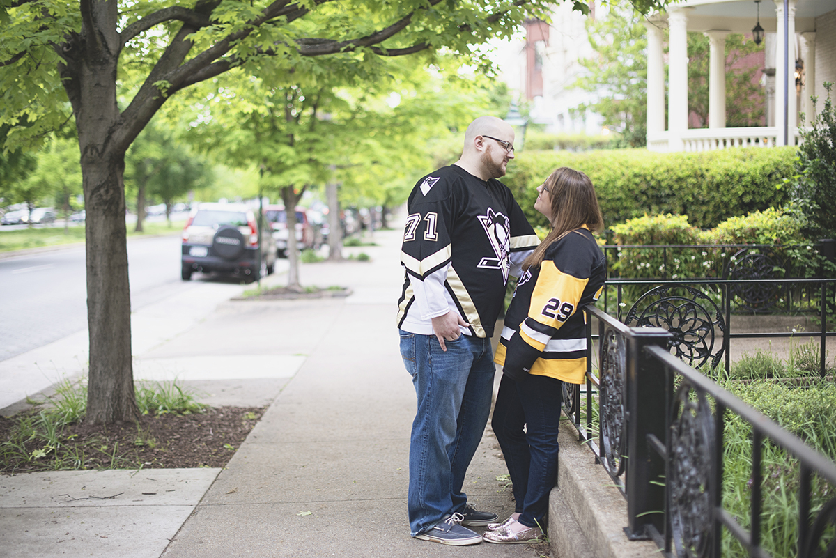 Casual engagement session pictures | Pittsburgh Penguins hockey jersey engagement
