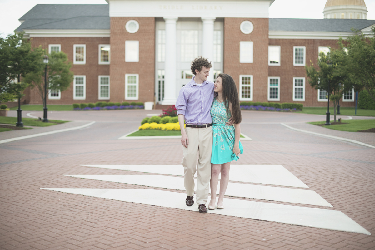 Christopher Newport Engagement Session | Rainy Spring Pastel Engagement Session